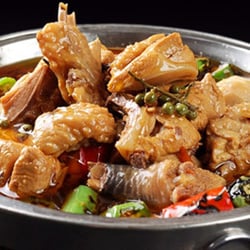 XIANG - 湘西土匪鸡 Hähnchen geschmort nach Xiang-Xi-Art. Stewed chick, Xiang-Xi cuisine.