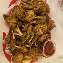 P-Reaux's Cajun Mudbugs and Shrimp - Two-Meat Basket: oysters and a LOT of crab claws