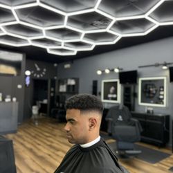 Haus of Fades  - Mid Skin Fade