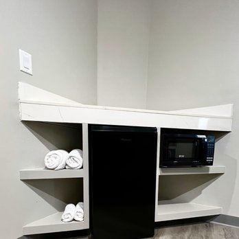 Crystal Inn - Microwave Fridge and more! - Hotels Near Me - Houston, Texas
