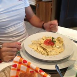 Pizzeria Sapori Antichi - Hirschen Ravioli mit Sahnesauce