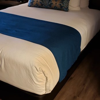 The Hotel Y - Queen bed - Hotels Near Me - Yakima, Washington The Hotel Y - Queen bed - Hotels Near Me - Yakima, Washington