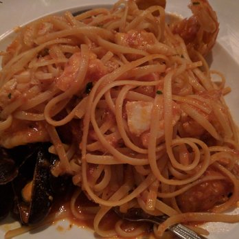 Bella Piatti - Succulent seafood paired with tender pasta - Italian Near Me - Birmingham, Michigan