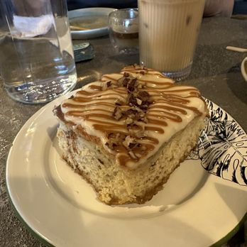 Olmos Pluma - Cinnamon roll - Coffee & Tea Near Me - Olmos Park, Texas