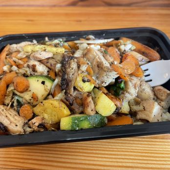 Tiki Hut - Chicken bowl with veggies - Italian Near Me - San Luis Obispo, California Tiki Hut - Chicken bowl with veggies - Italian Near Me - San Luis Obispo, California