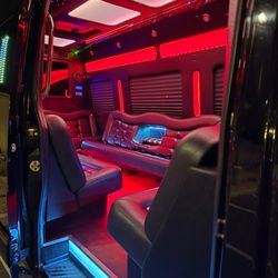 Moe Transportation - Party buses