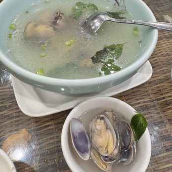 Momo Bistro & Bakery - Ginger Clam Soup - Taiwanese Near Me - Monrovia, California Momo Bistro & Bakery - Ginger Clam Soup - Taiwanese Near Me - Monrovia, California