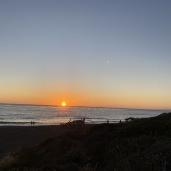 Olallieberry Inn - Bed & Breakfast Near Me - Cambria, California