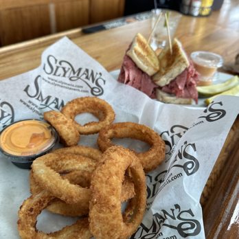 Slyman's Tavern - Independence - Jumbo Onion Rings - Bars Near Me - Independence, Ohio
