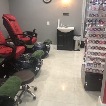 Mimosa Nails and Waxing - Inside - Nail Salons Near Me - Arlington, Virginia