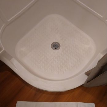 Motel 6 - The "clean" shower - Hotels Near Me - Atascadero, California