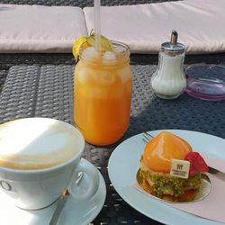 Fräulein Greiter - Lecker Schorle und cafe und Kuchen im Freien