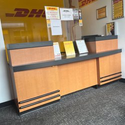 DHL - Front