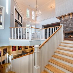 Proprietor's Lodge - Gallery and main entrance