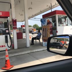 Lukoil - Nasty attendant