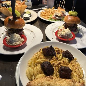 4th & Mill - American Near Me - Rancho Cucamonga, California
