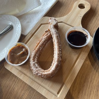 3 Mariachis - Churro loop with chocolate sauce and dulce de leche - Mexican Near Me - Vaughan, Ontario