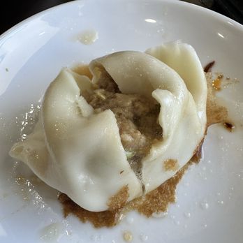 Dumpling Factory - Inside the pork dumpling - Chinese Near Me - Honolulu, Hawaii