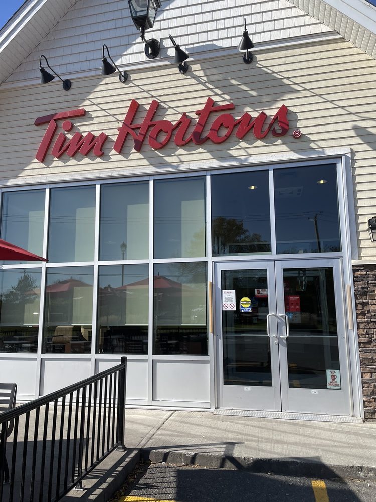 TIM HORTONS Updated September 2024 825 Rue LucienChénier, Farnham