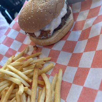 La Perrada Company - Burger Colombiana Combo - Hot Dogs Near Me - Sunrise, Florida La Perrada Company - Burger Colombiana Combo - Hot Dogs Near Me - Sunrise, Florida