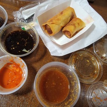 Dumpling Queen - Crispy egg rolls and dipping sauces! Sorry, I demolished the kimchi haha. - Chinese Near Me - Whittier, California
