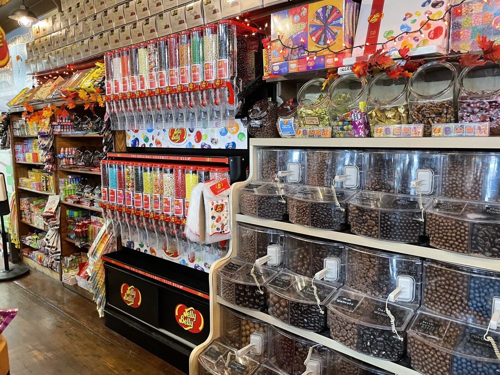 PAT AND TONI’S SWEET THINGS 163 Photos & 92 Reviews 124 N Woodland