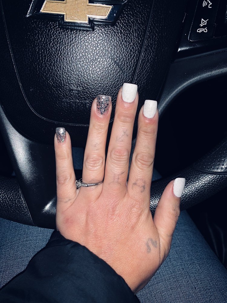 QUEEN NAILS Updated October 2024 10 Photos & 28 Reviews 2019