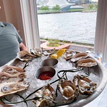 Harbor House by Bartolotta - 4 place different oyster - Seafood Near Me - Milwaukee, Wisconsin