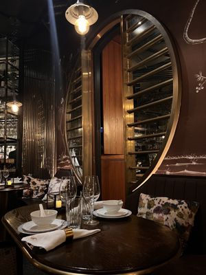 Mott 32 Vancouver by null