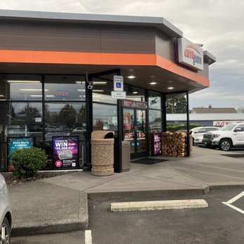ARCO - Ugly storefront - Gas Stations Near Me - Gresham, Oregon
