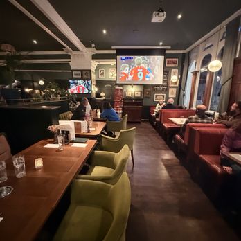 Hand & Flower - Pubs Near Me - London, XGL Hand & Flower - Pubs Near Me - London, XGL
