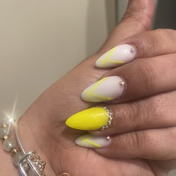 Lush Nails & Spa - Nail Salons Near Me - La Habra, California