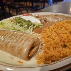 El Palenque Mexican Resturant McConnelesville - Lunch Chimichanga with shredded pork