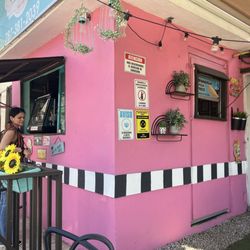 Entre Dulces y Salado - Local