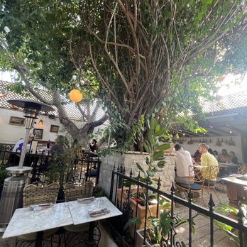 Bacari W 3rd - Breakfast & Brunch Near Me - Los Angeles, California