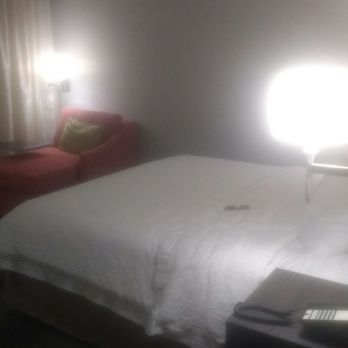 Hampton Inn Palatka - Bed and chair - Hotels Near Me - Palatka, Florida Hampton Inn Palatka - Bed and chair - Hotels Near Me - Palatka, Florida