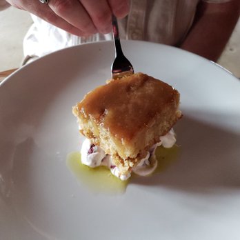 Automatic Seafood and Oysters - Brown sugar cake - Seafood Near Me - Birmingham, Alabama