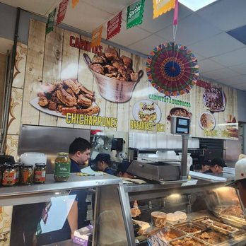 Carnitas Y Barbacoa Los Compadres - Ordering counter - Mexican Near Me - Baytown, Texas Carnitas Y Barbacoa Los Compadres - Ordering counter - Mexican Near Me - Baytown, Texas