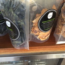 Liquefy Juice - Kale chips!