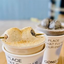 Gong Gan - Black Sesame Latte and injeolmi latte