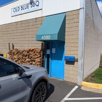 Old Blue BBQ - Caterers Near Me - Alexandria, Virginia