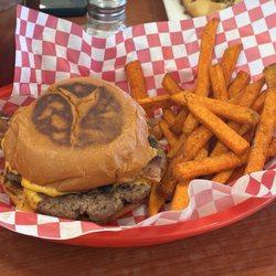 C&C Cafe - C&C burger - got all my garnish on the side