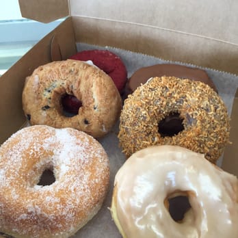 County Donuts - Bakeries Near Me - Schaumburg, Illinois