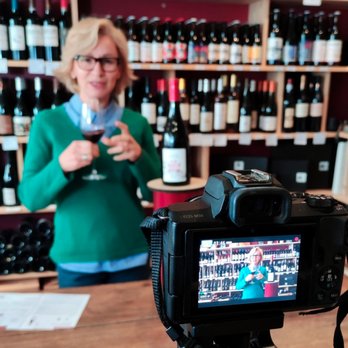 Trois Fois Vin - En plein tournage de nos vidéos de dégustation. - Beer, Wine & Spirits Near Me - Paris, 75