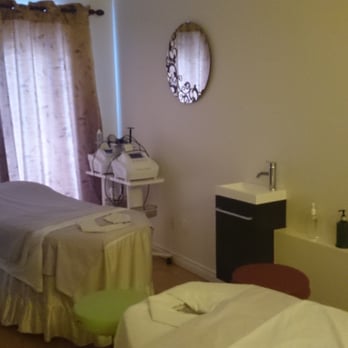 BBS Wellness - Couple massage room - Massage Near Me - Scarborough, Ontario