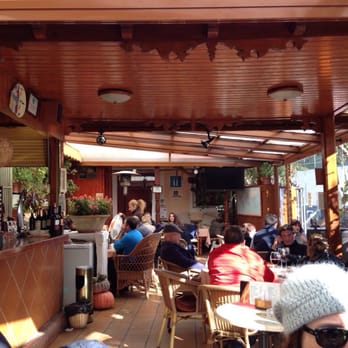 La Muralla - La terracita cubierta para evitar los embates del invierno conquese. - Restaurants Near Me - Canete, CU