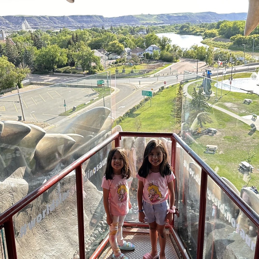 World's Largest Dinosaur - Local Flavor Near Me - Drumheller, Alberta