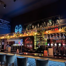 River Inn Cellars - Bar area.