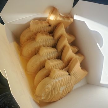 Somisomi - Flavor filled fishes  nutella,taro,red bean,custard and oreo. - Desserts Near Me - Long Beach, California