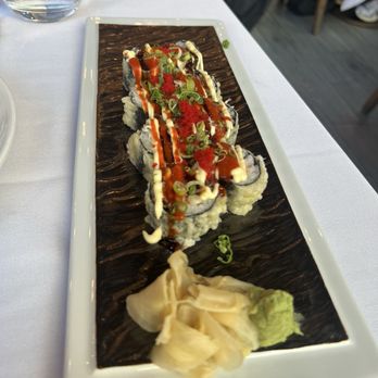 Mito - Happy hour - Volcano roll - Sushi Bars Near Me - Brooklyn, New York